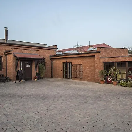 Harley Pub 3* أوتروكوفيتسي