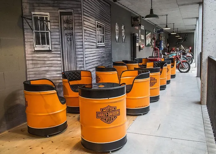 Harley Pub
